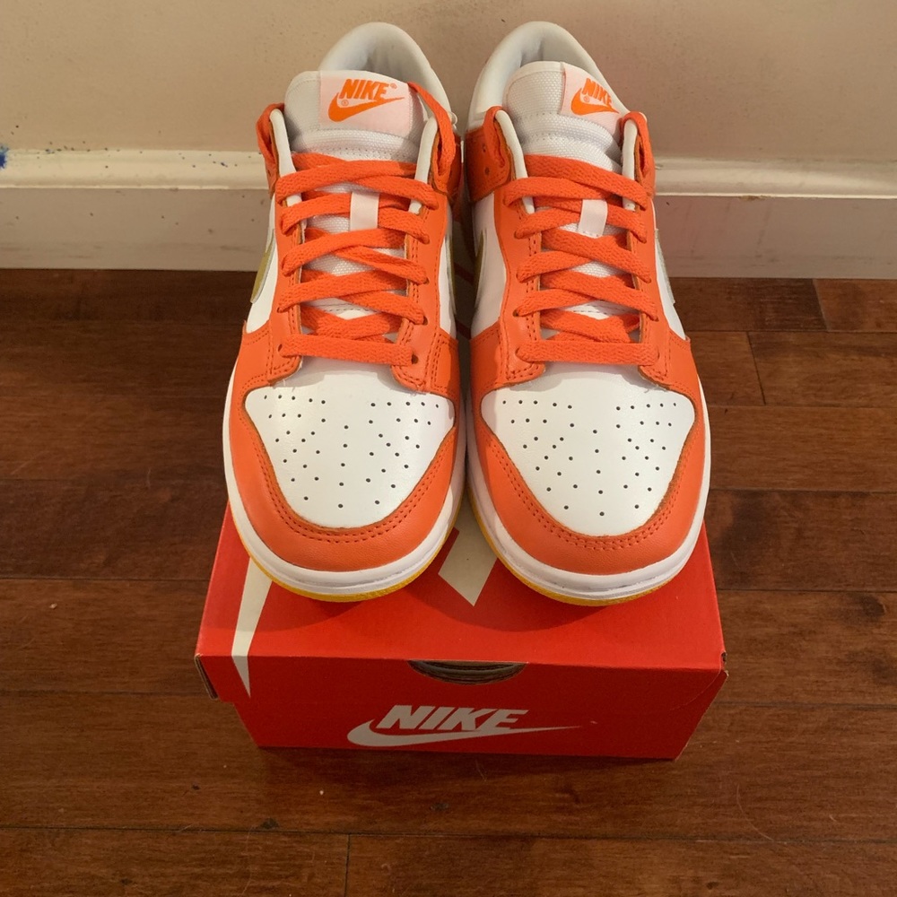 Women’s Nike Dunks ‘University Gold’